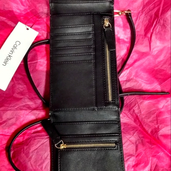 NWT Calvin Klein phone wallet - Picture 3 of 6